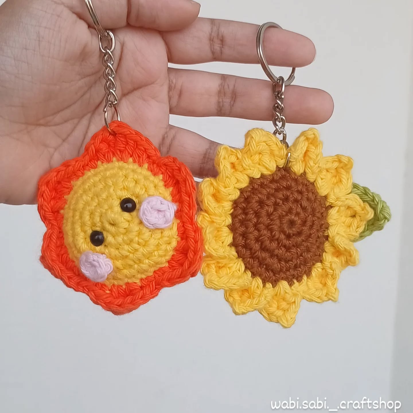 Flower Face Keychain, handmade crochet product